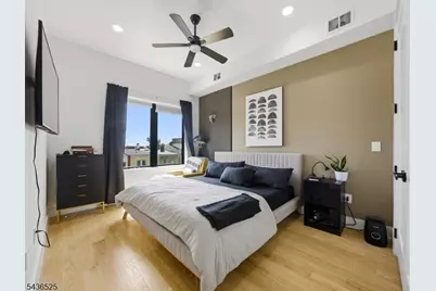 666 Ocean Ave, Jersey City, NJ 07305 - Photo 3