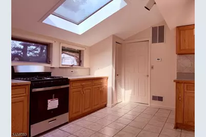 883 Milton Blvd, Rahway, NJ 07065 - Photo 9