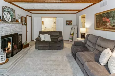 7 Crest Dr, Washington Township, NJ 07853 - Photo 13