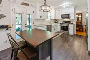 7 Crest Dr, Washington Township, NJ 07853 - Photo 3