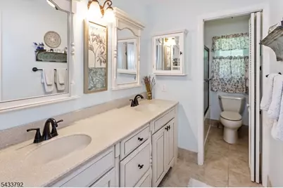 7 Crest Dr, Washington Township, NJ 07853 - Photo 19