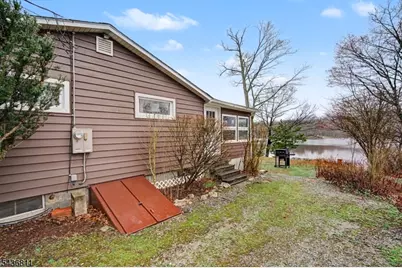 40 E Shore Dr, Hampton Township, NJ 07860 - Photo 47