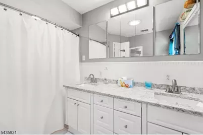 8 Garrett Dr, Raritan Township, NJ 08822 - Photo 39