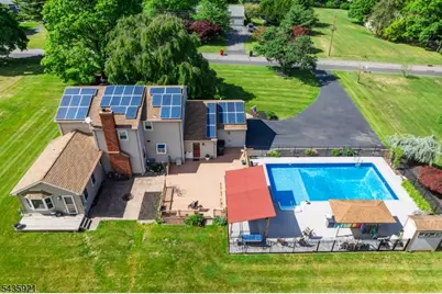 8 Garrett Dr, Raritan Township, NJ 08822 - Photo 3
