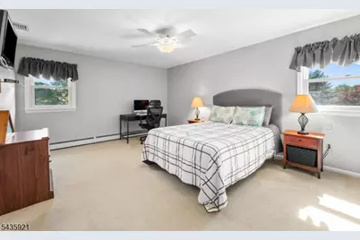 8 Garrett Dr, Raritan Township, NJ 08822 - Photo 33