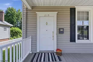 219 Magie Ave, Roselle Park, NJ 07204 - Photo 3