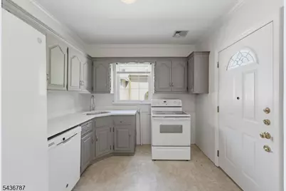 219 Magie Ave, Roselle Park, NJ 07204 - Photo 15