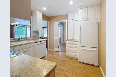 8 Mohawk Ave, Rockaway Township, NJ 07866 - Photo 13