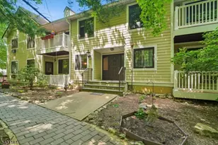 18 B Foxwood Dr Unit, Morris Plains, NJ 07950 - Photo 1