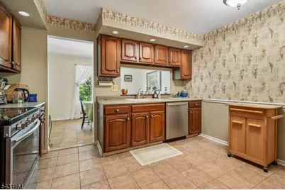 18 B Foxwood Dr Unit #B, Morris Plains, NJ 07950 - Photo 11