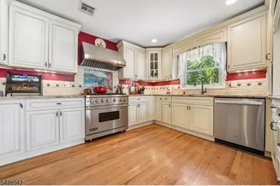 50 Newbrook Ln, Springfield, NJ 07081 - Photo 1
