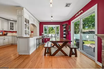50 Newbrook Ln, Springfield, NJ 07081 - Photo 3