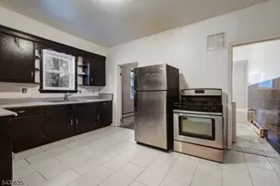 409 Ogden Pl, Perth Amboy, NJ 08861 - Photo 9