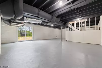 128 Big Piece Rd, Fairfield, NJ 07004 - Photo 37