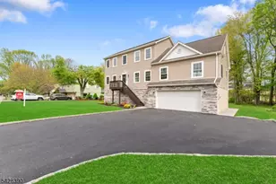 128 Big Piece Rd, Fairfield, NJ 07004 - Photo 3