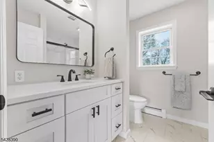 128 Big Piece Rd, Fairfield, NJ 07004 - Photo 21