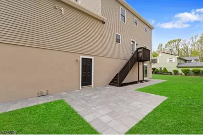 128 Big Piece Rd, Fairfield, NJ 07004 - Photo 39