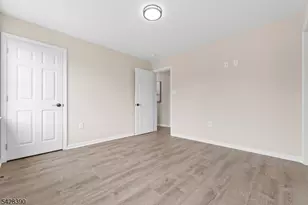 128 Big Piece Rd, Fairfield, NJ 07004 - Photo 27