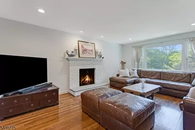 45 Molly Stark Dr, Morris Township, NJ 07960 - Photo 3