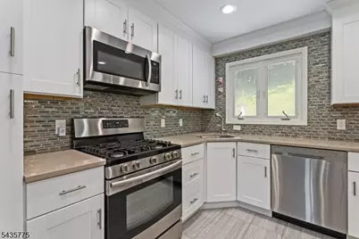 45 Molly Stark Dr, Morris Township, NJ 07960 - Photo 7