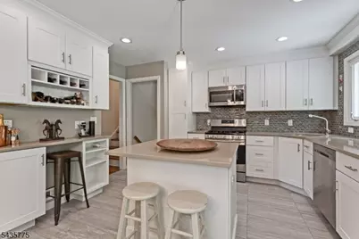 45 Molly Stark Dr, Morris Township, NJ 07960 - Photo 5