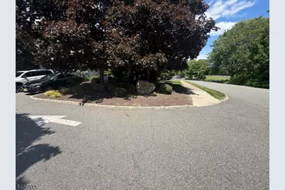 10 Parkside Ct, Wayne Twp., NJ 07470 - Photo 5