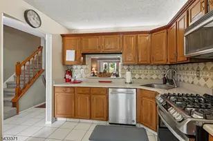 79 Chelsea Ct, Franklin Township, NJ 08823 - Photo 13