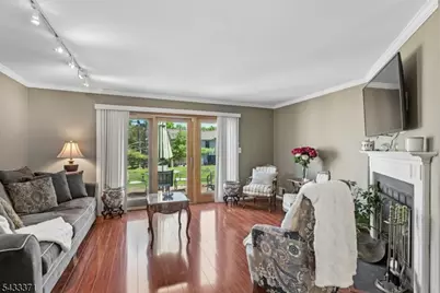 79 Chelsea Ct, Franklin Township, NJ 08823 - Photo 5
