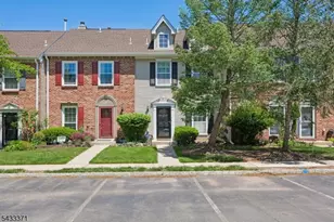 79 Chelsea Ct, Franklin Township, NJ 08823 - Photo 1