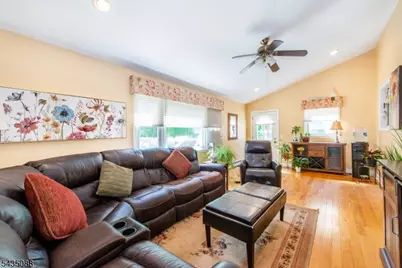 110 Overlook Ave, East Hanover Township, NJ 07936 - Photo 9