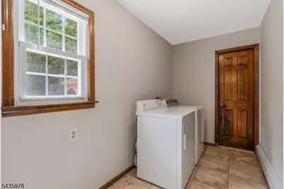 1 Linda Ln, North Plainfield, NJ 07060 - Photo 9