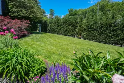 41 Crestwood Dr, Maplewood Twp., NJ 07040 - Photo 39