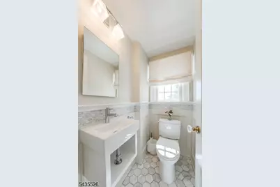 41 Crestwood Dr, Maplewood Twp., NJ 07040 - Photo 17