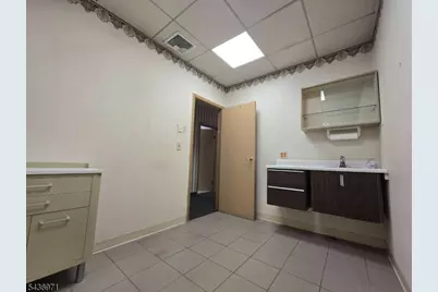 1815 Summit Ave, Union City, NJ 07087 - Photo 23
