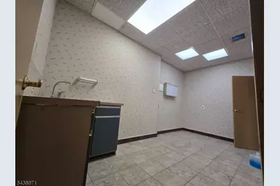 1815 Summit Ave, Union City, NJ 07087 - Photo 25
