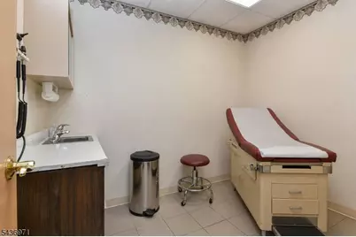 1815 Summit Ave, Union City, NJ 07087 - Photo 11