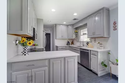 18 Old Traveled Way, Roxbury Township, NJ 07852 - Photo 11
