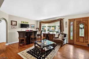 37 Hall Dr, Clark Township, NJ 07066 - Photo 9
