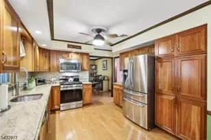 15 Bourbon St, Wayne Twp., NJ 07470 - Photo 9