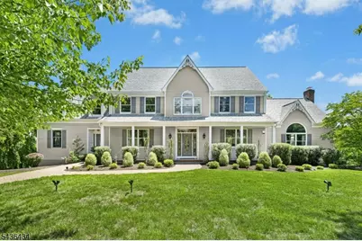 10 Red Robin Way, Raritan Township, NJ 08822 - Photo 1