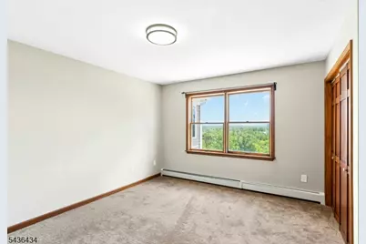 10 Red Robin Way, Raritan Township, NJ 08822 - Photo 35