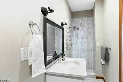 10 Red Robin Way, Raritan Township, NJ 08822 - Photo 25