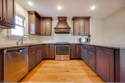 51 Summit Ave #A, Chatham, NJ 07928 - Photo 5
