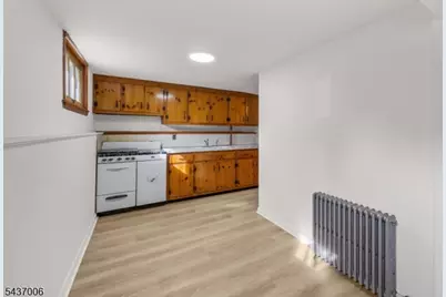 384 Delawanna Ave, Clifton, NJ 07014 - Photo 25