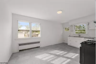 384 Delawanna Ave, Clifton, NJ 07014 - Photo 15