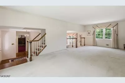 20 Coachman Ct, Berkeley Heights Township, NJ 07922 - Photo 9