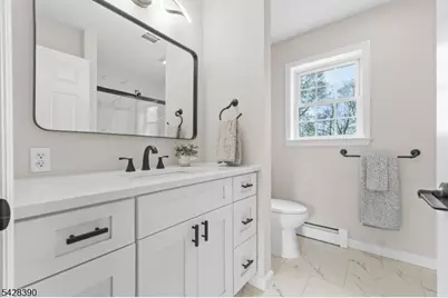 128 Big Piece Rd, Fairfield, NJ 07004 - Photo 21