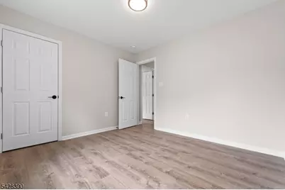 128 Big Piece Rd, Fairfield, NJ 07004 - Photo 19