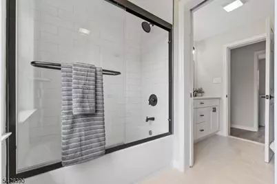 128 Big Piece Rd, Fairfield, NJ 07004 - Photo 35
