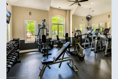131 Brittany Ct, Clifton, NJ 07013 - Photo 37